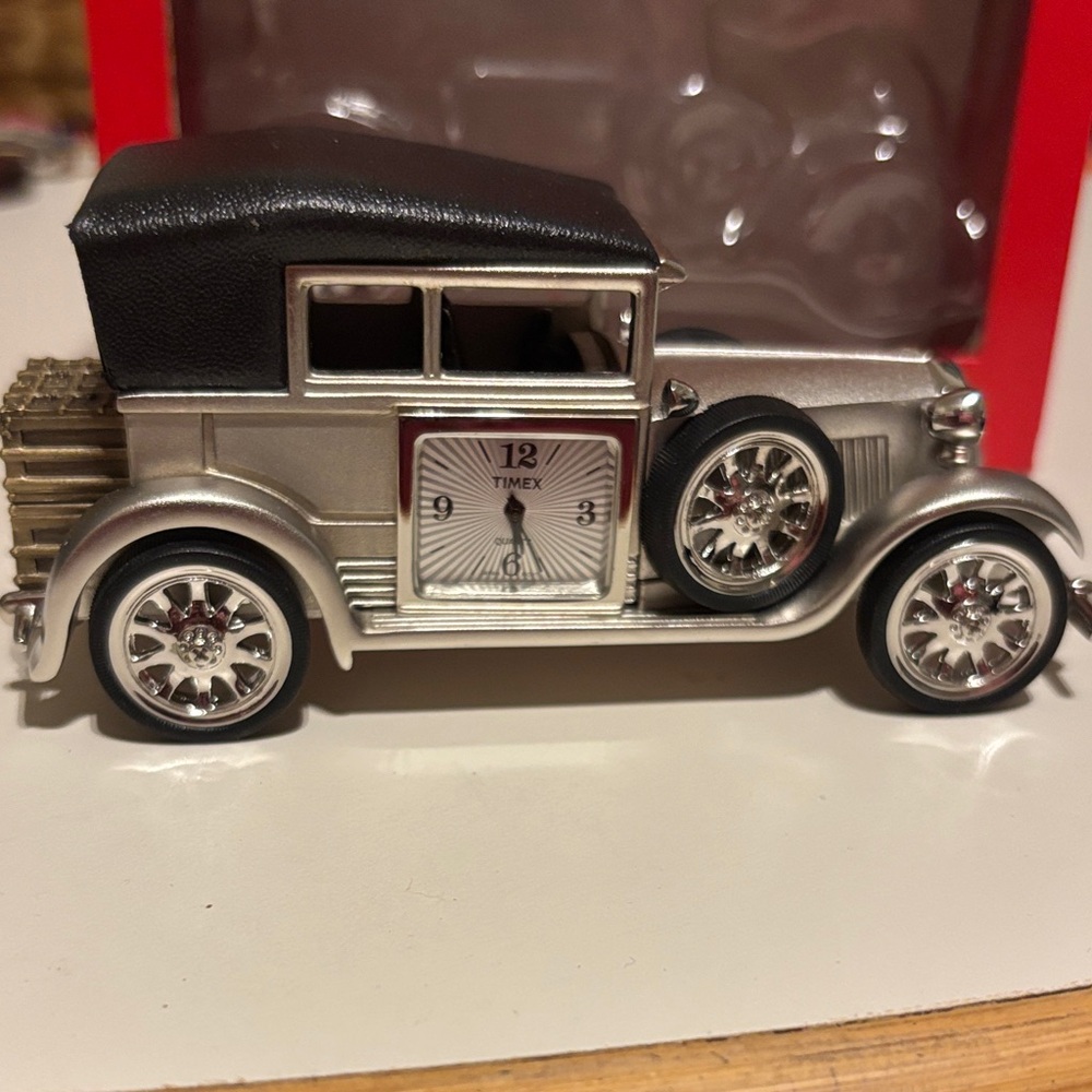 Timex Silver Vintage Car Mini Clock - Picture 2 of 9